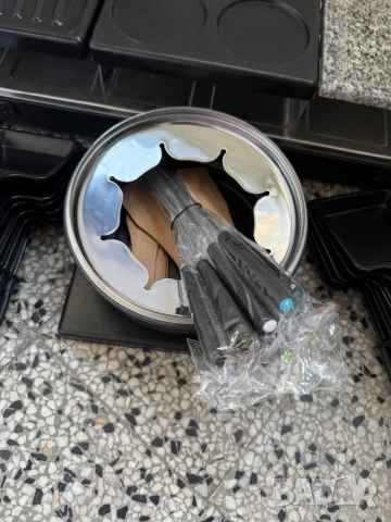 Електрическа  Раклет Грил Скара Livoo Fondue and Raclette 12 Души DOC234 1650W 3 в 1 Мултифункционал, снимка 5 - Скари - 52696036