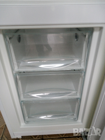 Като нов комбиниран хладилник с фризер Миеле Miele 2 години гаранция!, снимка 4 - Хладилници - 44834136