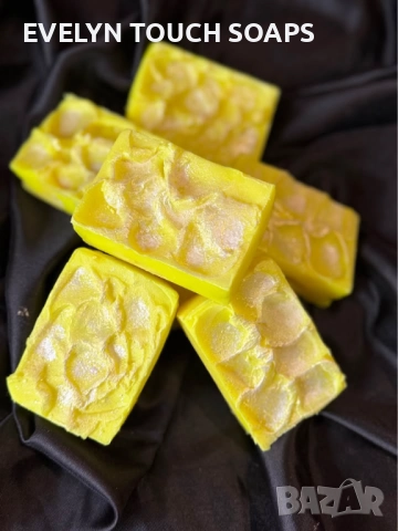Натурален сапун с аромат на Дюля, снимка 2 - Козметика за тяло - 52807193