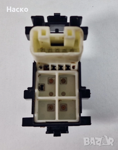 Копче Бутон Ел Стъкло Yaris P13 Hybrid Тойота Ярис Хибрид П13 2017-2019, снимка 2 - Части - 52790327