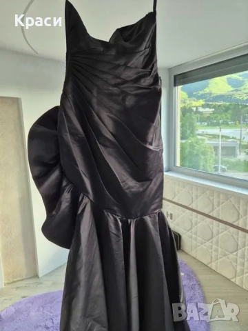 Официална дизайнерска рокля с висока цепка и син акцент., снимка 4 - Рокли - 52583634