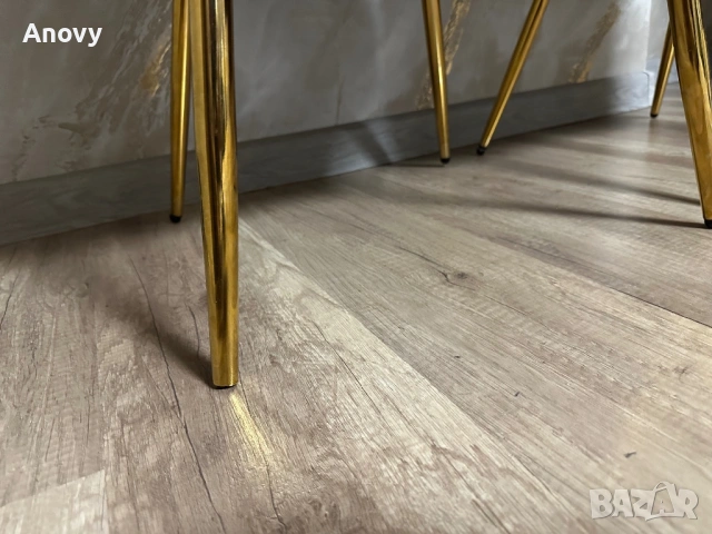 2 модерни стола – кадифе със златни крака 60 евро комплект, снимка 2 - Столове - 53866682