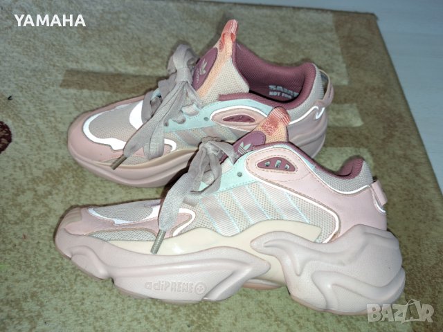 Adidas  Дамски  Сникърси 38____39, снимка 2 - Маратонки - 42605852