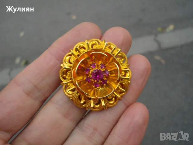 СТАРА ПОЗЛАТЕНА БРОШКА 