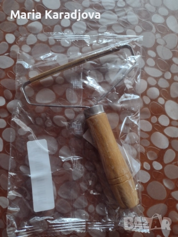 Уред за събиране на козина от повърхности