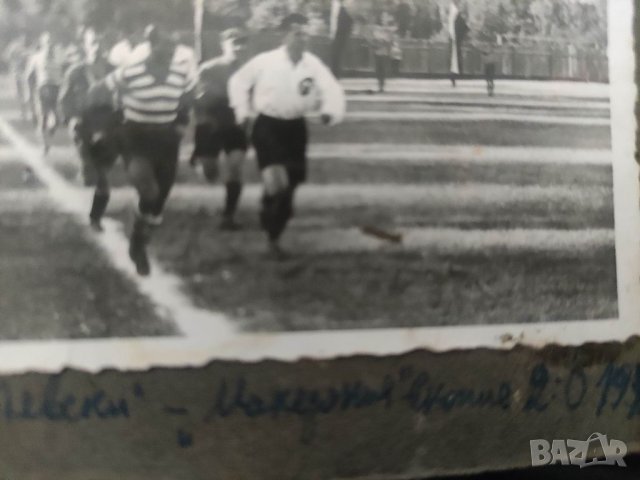 Продавам стари футболни снимки Левски : Славия 1940 и Левски: Македония 1942, снимка 5 - Други - 41422445