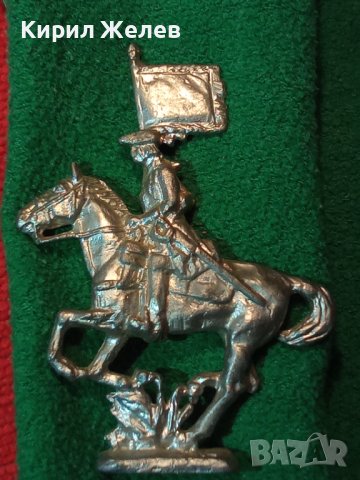 СТАР ОЛОВЕН ВОЙНИК РИЦАР КОННИК СТАТУЕТКА КАВАЛЕРИСТ ЗНАМЕНОСЕЦ 25069, снимка 13 - Колекции - 34370261