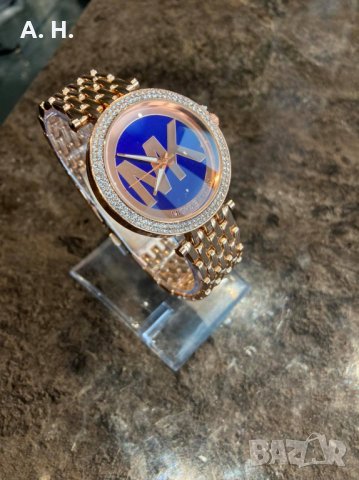 Различни цветове дамски часовници Michael Kors, снимка 5 - Дамски - 27950429