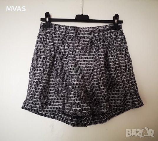 Нови къси панталонки H&M бермуди M размрер черно бели фигурални