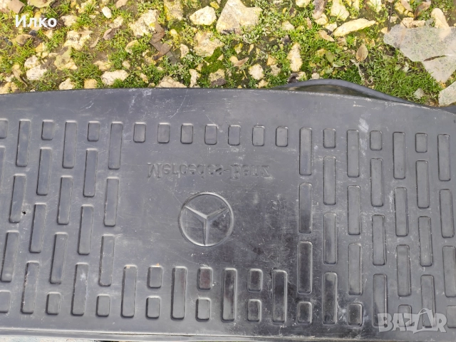 Задна стелка тип корито за Мерцедес , снимка 2 - Аксесоари и консумативи - 52923935