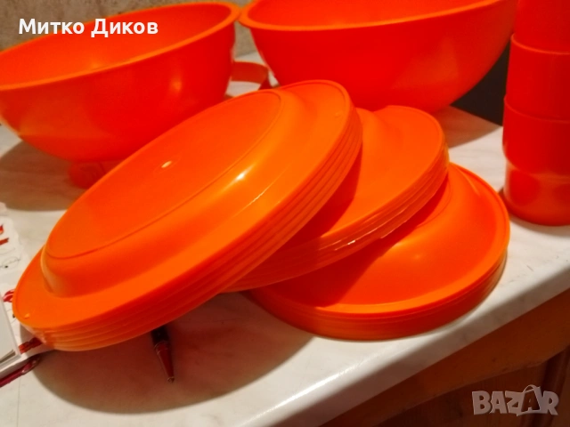 Комплект чинии чаши в калъф за почивка, снимка 2 - Чинии - 53512494