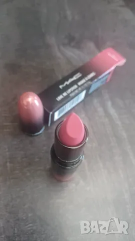 Чисто ново червило MAC, снимка 2 - Декоративна козметика - 47742737