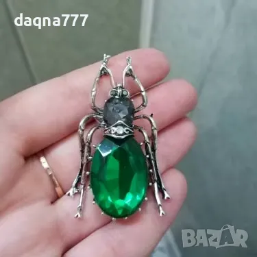 Нежна елегантна брошка, снимка 4 - Други - 49628234