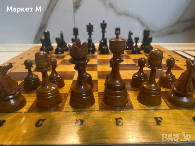 Голям Шах с дървени фигури