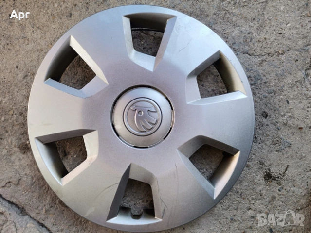 1 брой ОРИГИНАЛЕН тас за ШКОДА 14"