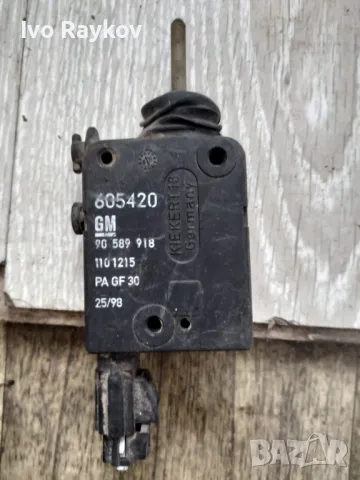 OPEL Zafira A ,Заключване на капака на резервоара за гориво 1101215,605420 28556910