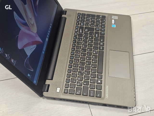 Medion akoya E6416 , снимка 2 - Лаптопи за дома - 52814545