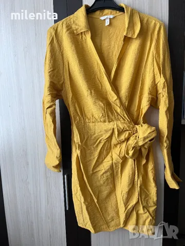 Красива рокля на HM в цвят горчица