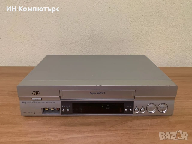 Продавам S-VHS видео JVC HR‑S5950EU, снимка 2 - Плейъри, домашно кино, прожектори - 50992515