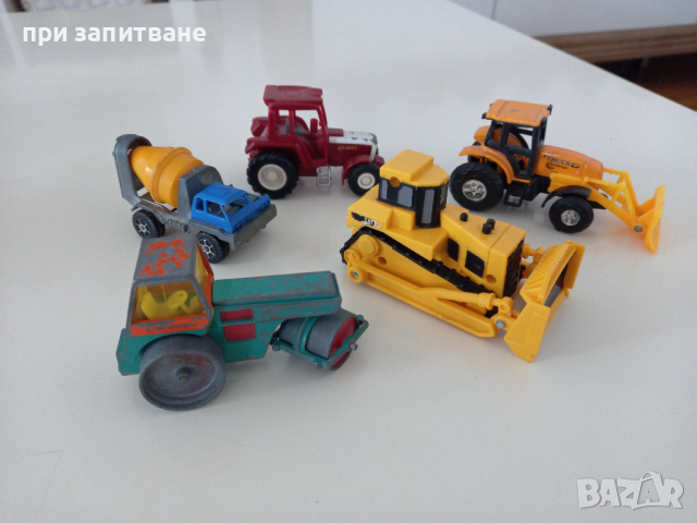 Стари и по-нови играчки строителни машини, метални 8-11 см.
