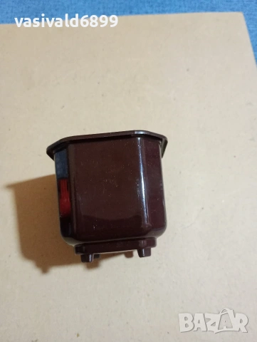 Пластмасова саксийка , снимка 2 - Други стоки за дома - 53451086