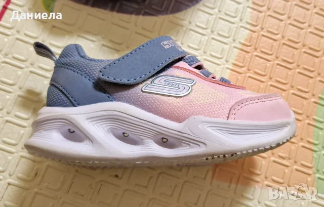 Светещи маратонки Skechers S-Lights, размер 21, снимка 5 - Детски маратонки - 56121200