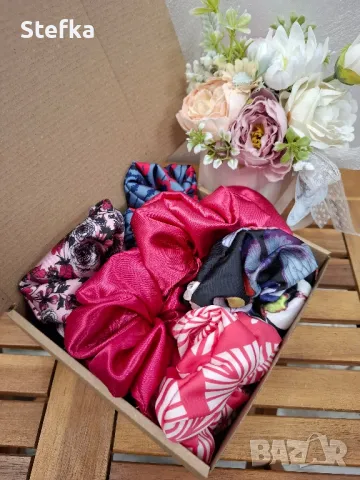 Подаръчен комплект скрънчита - 6 броя, снимка 8 - Аксесоари за коса - 39655203