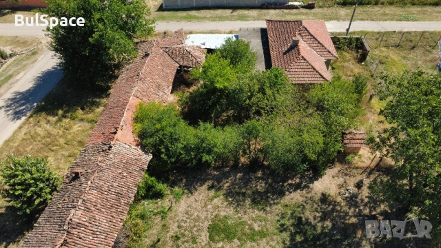 КЪЩА С ГАРАЖ, снимка 3 - Къщи - 52845442