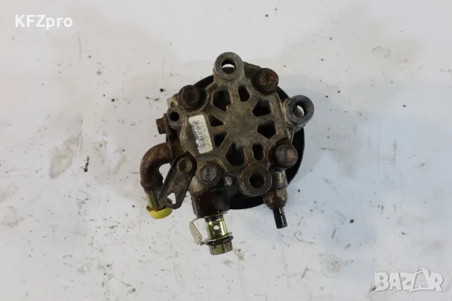 Хидравлична помпа с казанче Land Cruiser, снимка 2 - Части - 49358414