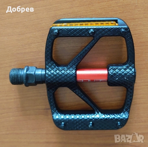 Педал ляв, лека алуминиево магнезиева сплав. Подарявам, снимка 2 - Части за велосипеди - 56140372
