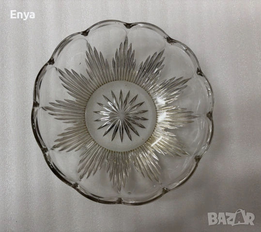 Стъклена купа ( фруктиера ) с релефни орнаменти и звезда на дъното, снимка 5 - Чинии - 34419133