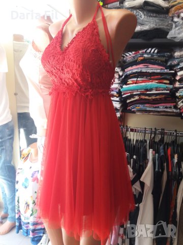 ИЗКЛЮЧИТЕЛНО КРАСИВА червена рокля с дантела , снимка 3 - Рокли - 42646631