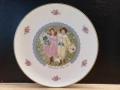 ДЕКОРАТИВНА ЧИНИЯ ROYAL DOULTON, снимка 1