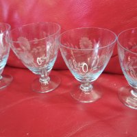 Ретро стъклени, ракиени чашки, ръчна гравюра, син нюанс, столче  – 4 бр, снимка 3 - Чаши - 44239899