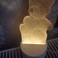 Холограмна 3D LED лампа Мече ,USB, снимка 11 - Настолни лампи - 41714279