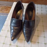 Естествена кожа обувки на ток, снимка 1 - Дамски обувки на ток - 44368435