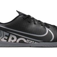 Nike Vapor 13 Club IC футболни обувки за зала / стоножки номер 42 - 42,5, снимка 1 - Футбол - 44811830