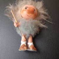 Пещерен човек / Неандерталец - стара кукла ГДР, снимка 5 - Колекции - 42618055