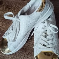 Бели кецове + подарък още 1бр, снимка 5 - Дамски ежедневни обувки - 24882103