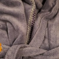 Кралски халат най-високо качество - хладко лилаво със стилна шевица, снимка 13 - Други - 39217671