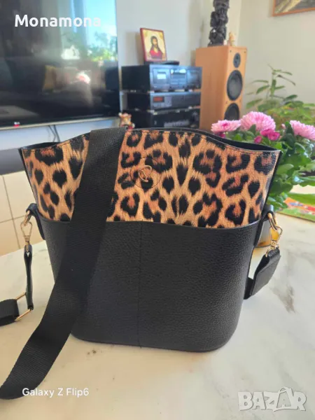 Уникална чанта модел на Valentino, снимка 1