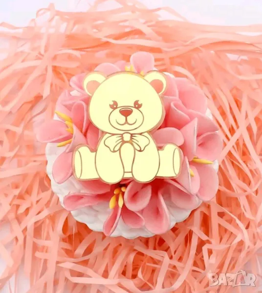 Малко златисто мече акрил тип топер пластмасов за украса декор десерти кексчета мъфини торта фигурка, снимка 1