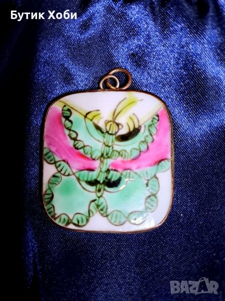 Винтидж порцеланов медальон , снимка 1