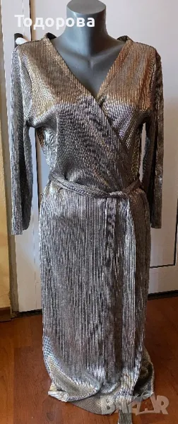 Сребриста рокля с прехвърляне и колан, снимка 1