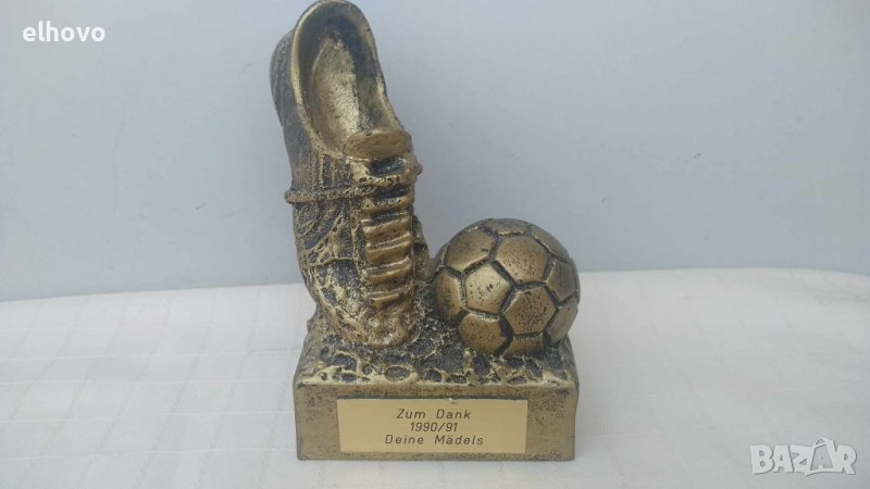 Декоративка фигурка обувка с топка, снимка 1