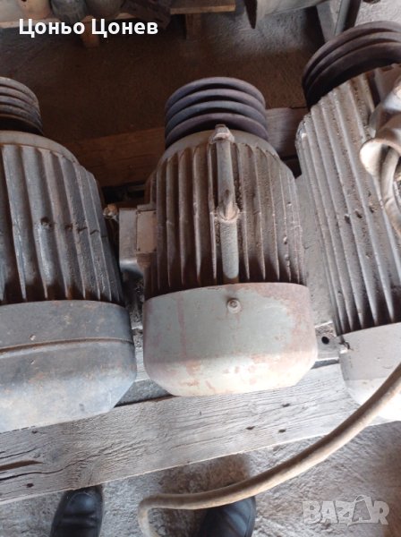 Електромотори /Електродвигатели/ трифазни с ремъчни шайби - 2 броя. 8kW и 10kW, снимка 1