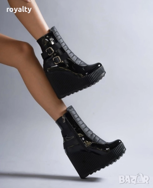 Боти на платформа - черен лак, снимка 1