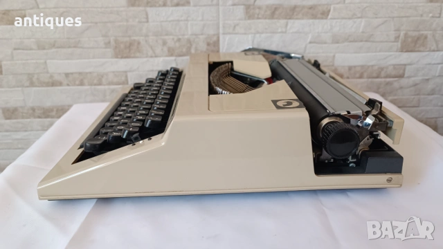 Стара пишеща машина Privileg 160 - Made in Germany, снимка 7 - Антикварни и старинни предмети - 53006580