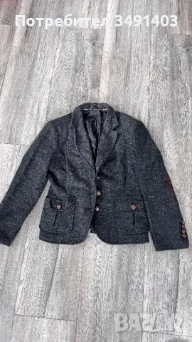 Вълнено сако с кръпки