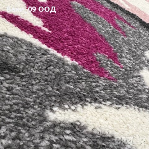 Килим в розово-сиво, снимка 3 - Килими - 42612609